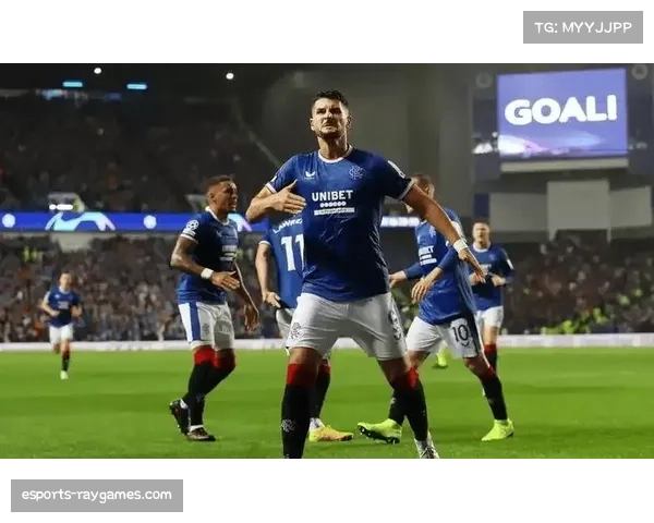 巴黎VS切尔西,马尔基尼奥斯利用直接任意球破门,打入个人欧冠首粒定位球进球